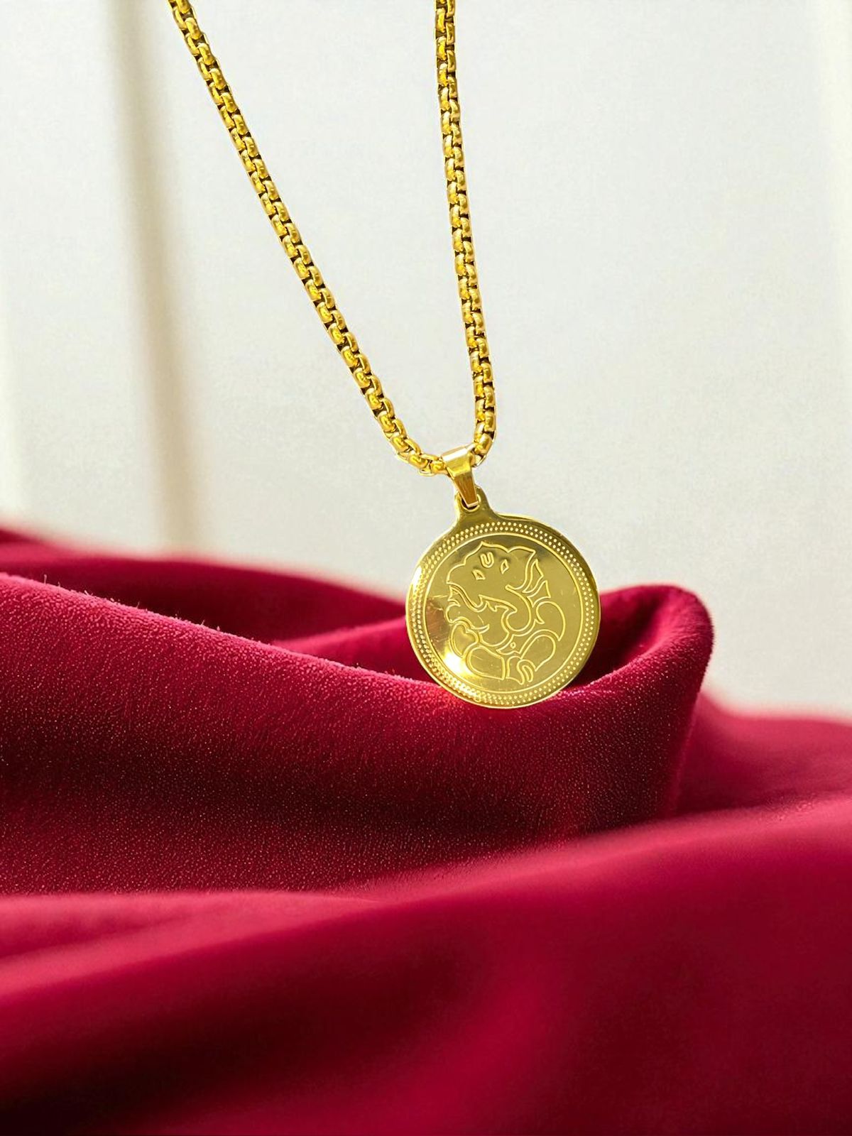 Ganesh Gold Medallion Chain for Men (24 Inch)
