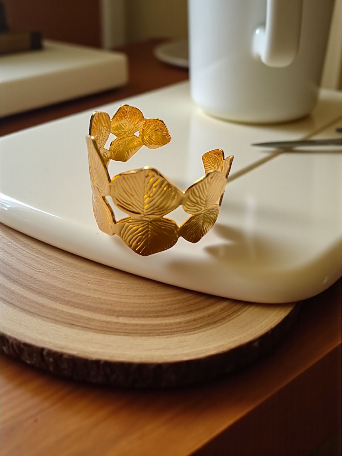 Petals Queen Cuff