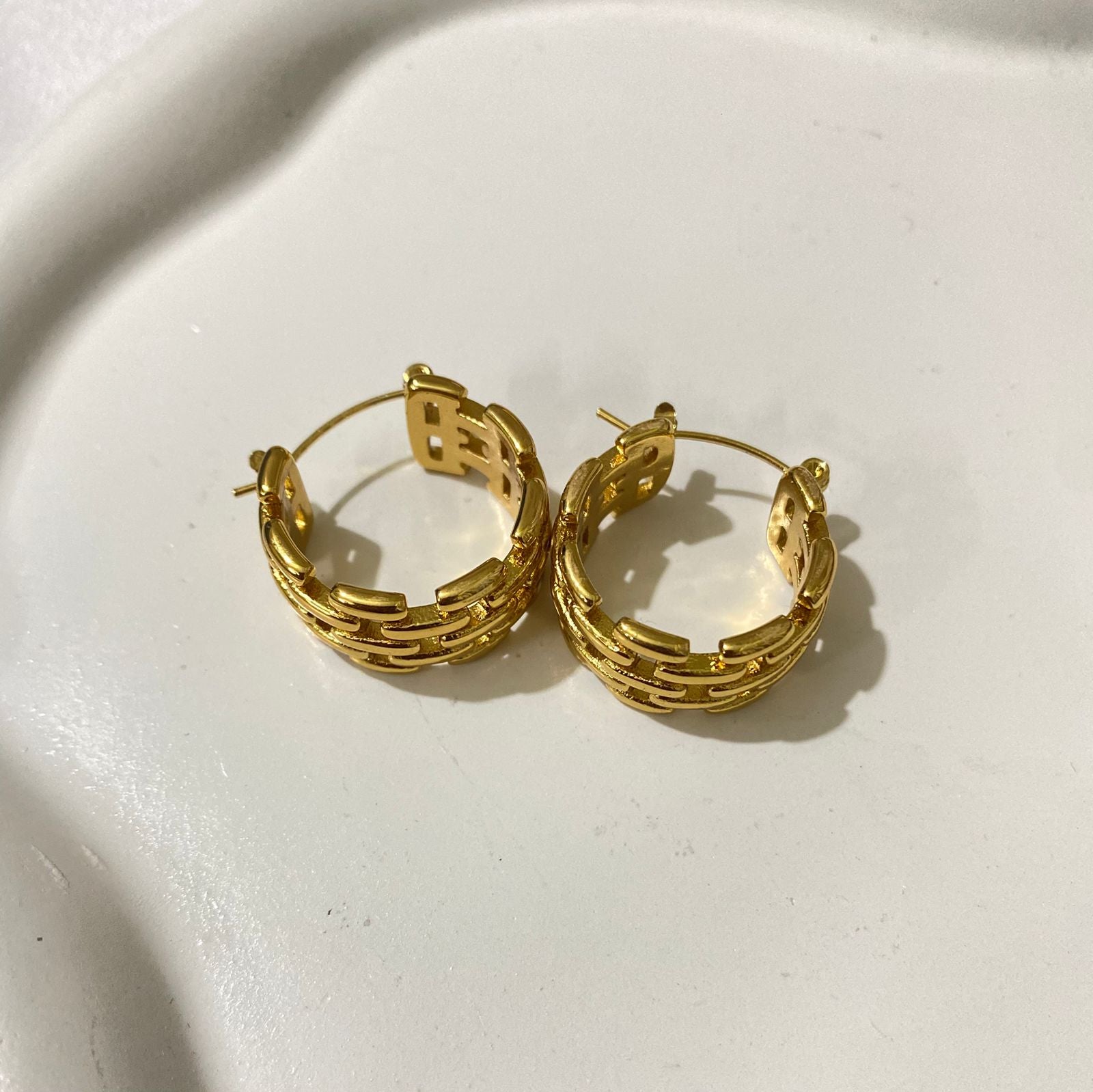 Golden Muse Chain-Link Hoops